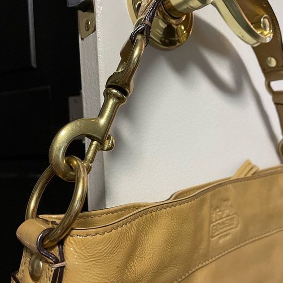 Coach Carly Handbag - Picture 9 of 10